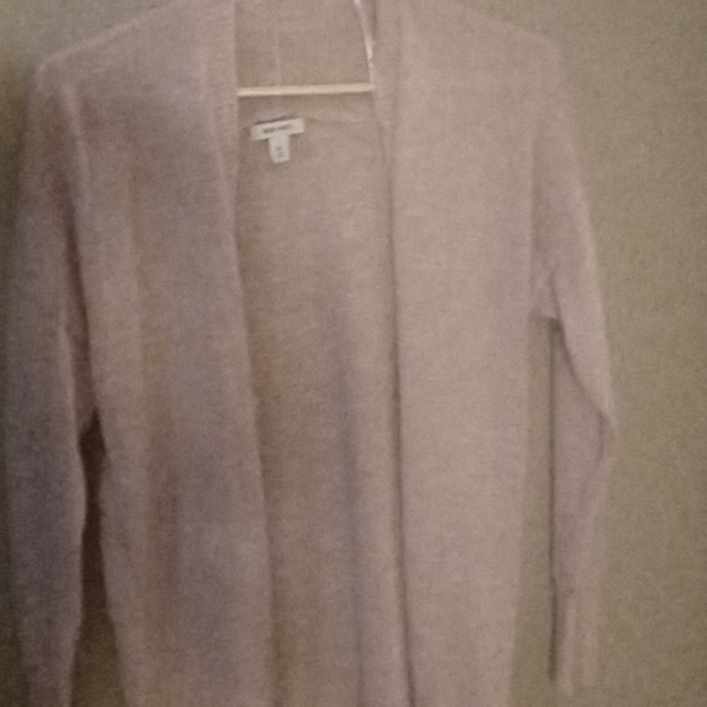 Button less sweater